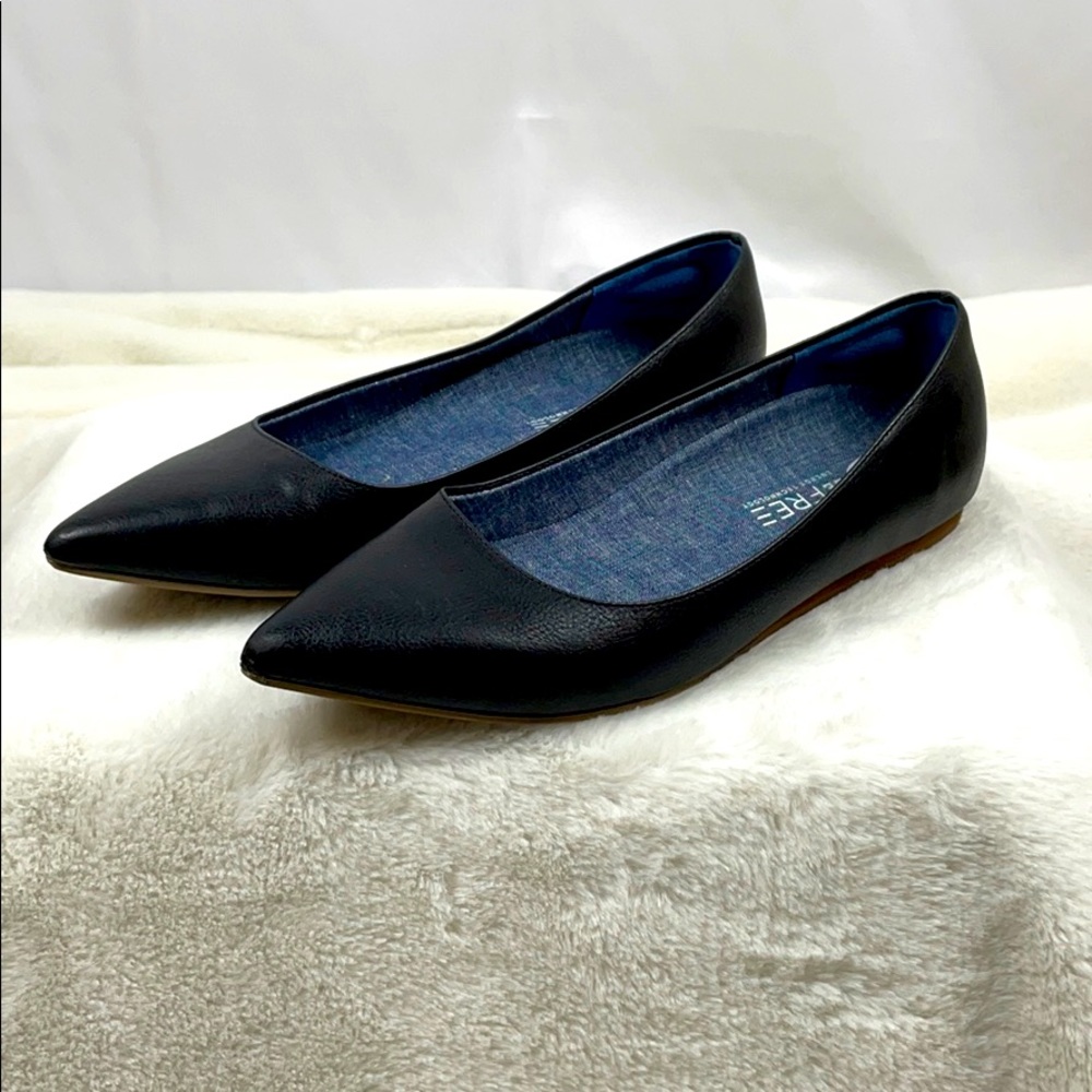 Dr. Scholl’s Black Pointy Slip-on Flat Shoes, 7.5